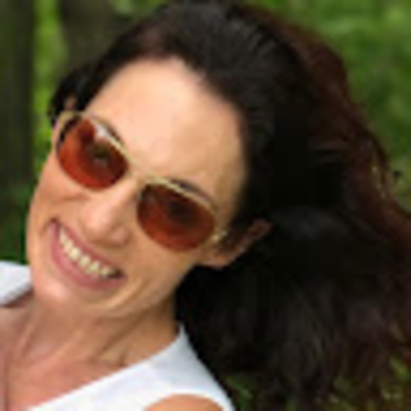 Meet your Posher, Rita - Picture 1 of 1